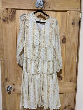 V-Neck Tiered Long Sleeve Cream & Tan Printed Dress
